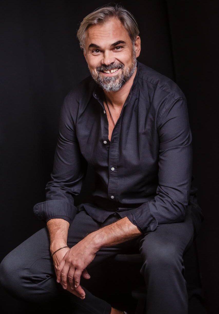 Nisarga Eryk Dobosz, Kehataju päev